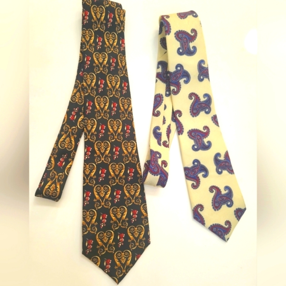 2/20 Christian Dior Vintage set of silk Italian ties